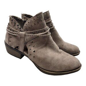 Sugar  Shoes Womens Size 8.5 Terraine Boots  Distressed Faux Leather Studded